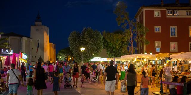 Marche nocturne Port Grimaud Cote d'Azur (7)