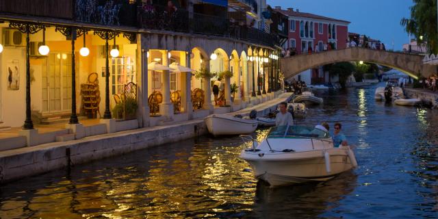 Port Grimaud Nuit Cite Lacustre Cote D Azur (5)