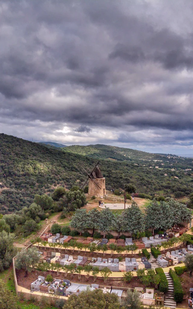 Par Temps De Pluie Grimaud (2)