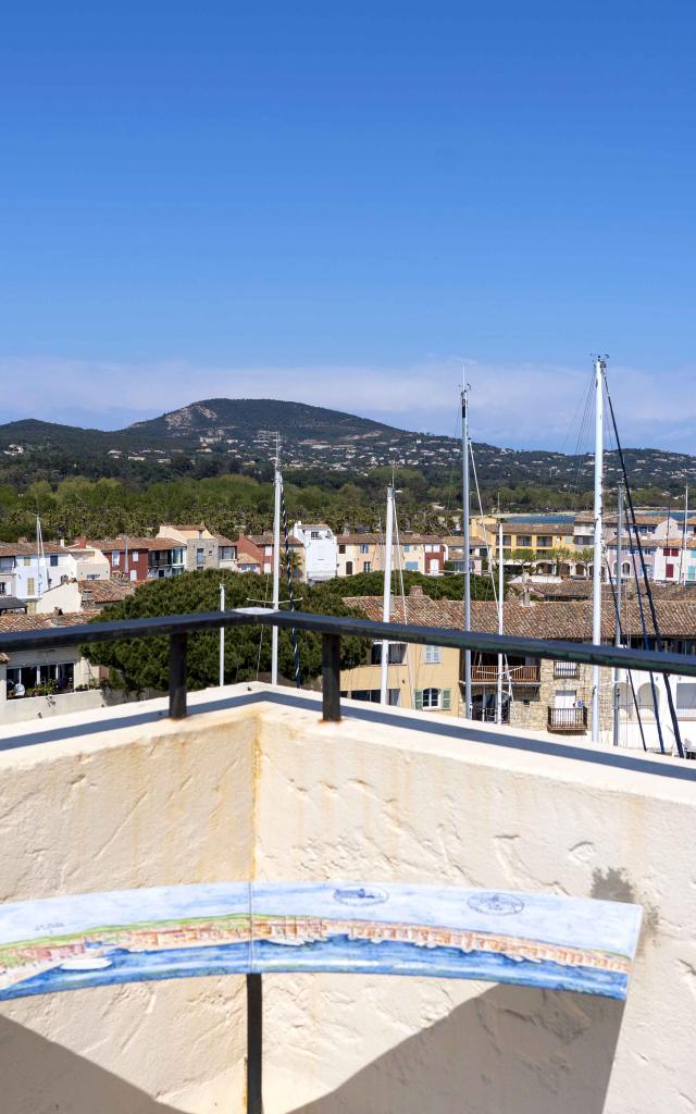 Toit Terrasse Eglise Port Grimaud (1)