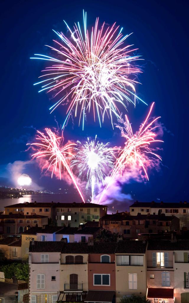 feu-artifice-15-aout-grimaud-6.jpg