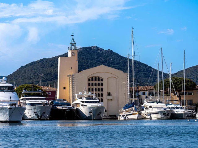 Eglise Port Grimaud 20